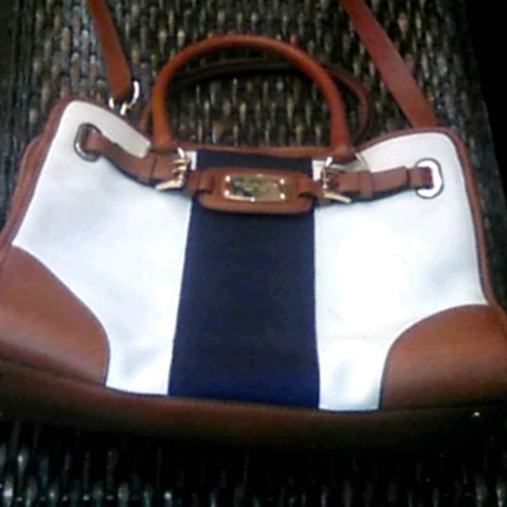 Hand bag